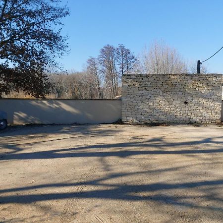 Un Petit Coin De Bali Avec Spa Et Piscine Prives Carpentras Exterior photo